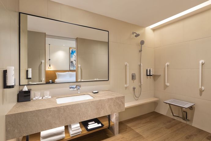 Imagen de la habitación del Hotel Fairfield by Marriott Mumbai International Airport. Foto 11