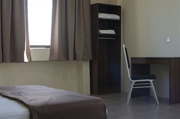 Imagen de los exteriores del Hotel Fairlane Inn. Foto 11
