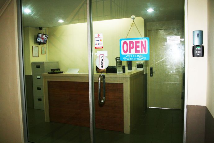 Imagen de los interiores del Hotel Fairlane Inn. Foto 14