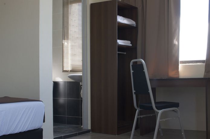Imagen de la habitación del Hotel Fairlane Inn. Foto 8