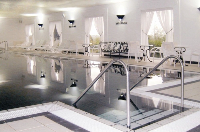 Imagen de la piscina del Hotel Fairlawns and Spa. Foto 15