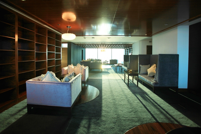 Imagen de los interiores del Hotel Fairmont Bab Al Bahr. Foto 13