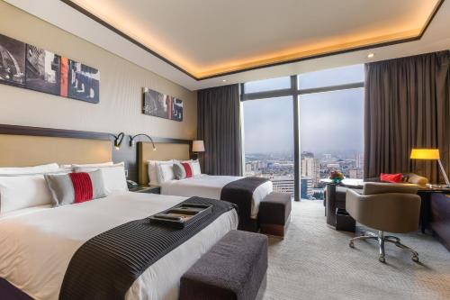 Imagen de la habitación del Hotel Fairmont Baku - Flame Towers. Foto 22