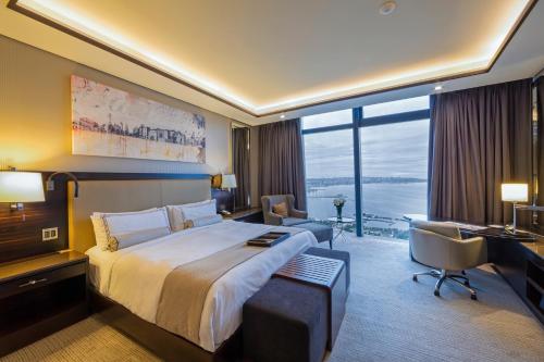 Imagen de la habitación del Hotel Fairmont Baku - Flame Towers. Foto 24