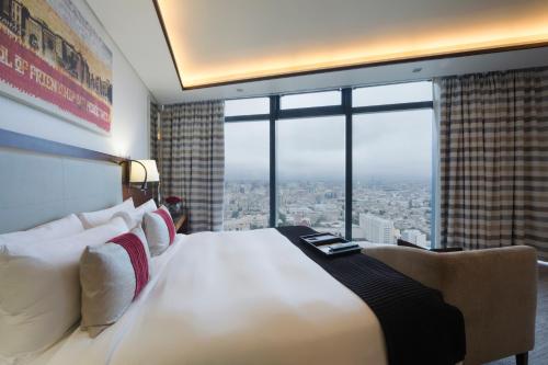 Imagen de la habitación del Hotel Fairmont Baku - Flame Towers. Foto 27