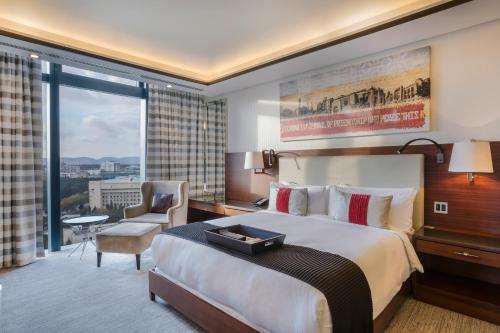 Imagen de la habitación del Hotel Fairmont Baku - Flame Towers. Foto 29