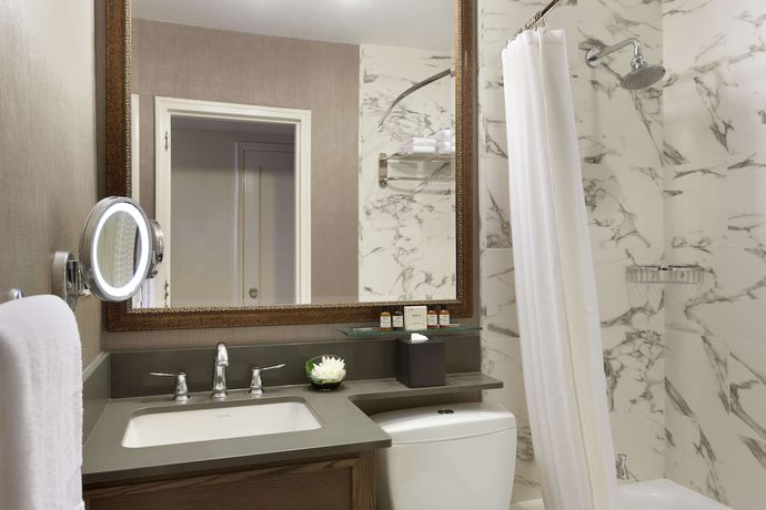 Imagen de la habitación del Hotel Fairmont Banff Springs. Foto 9