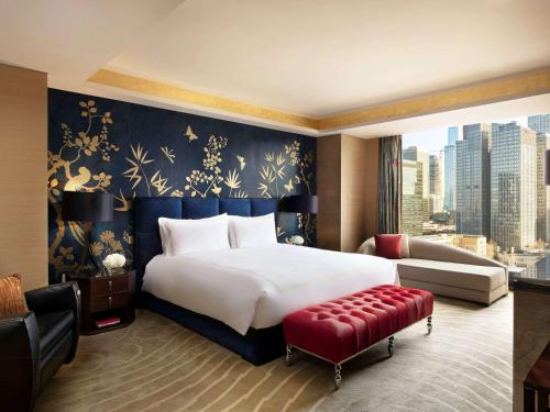 Imagen de la habitación del Hotel Fairmont Beijing. Foto 18