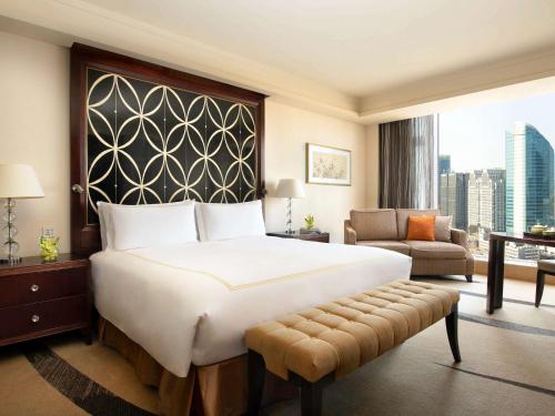 Imagen de la habitación del Hotel Fairmont Beijing. Foto 20