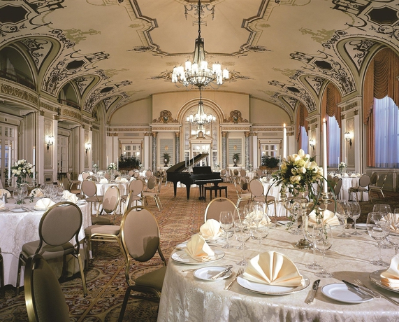 Imagen de los interiores del Hotel Fairmont Chateau Laurier. Foto 16