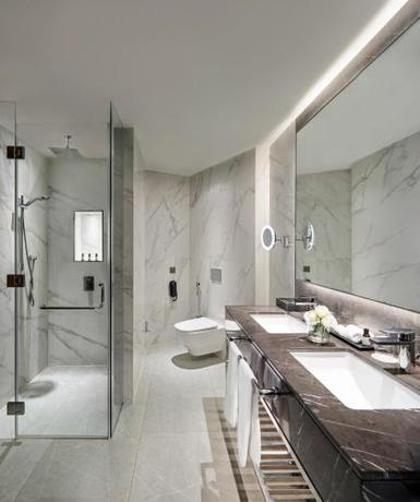 Imagen de la habitación del Hotel Fairmont Dubai. Foto 20