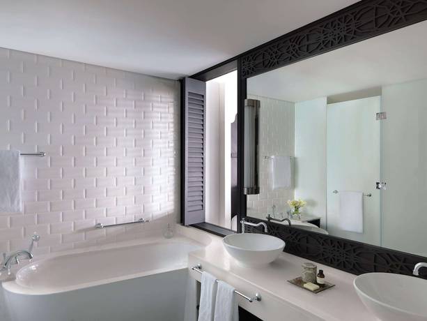 Imagen de la habitación del Hotel Fairmont Fujairah Beach Resort. Foto 13