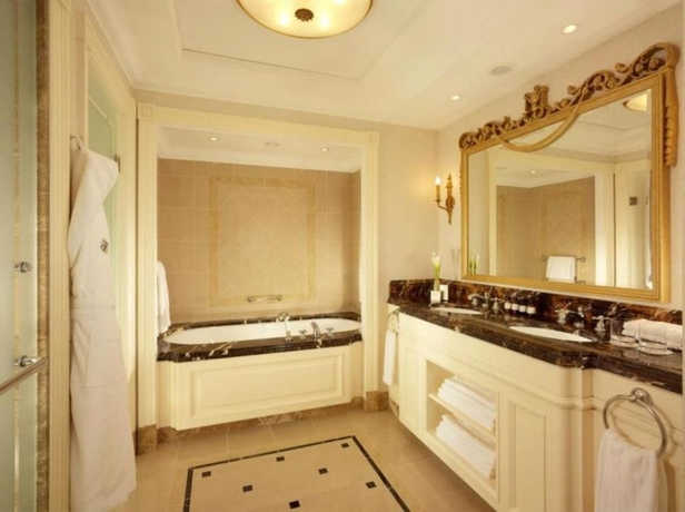 Imagen de la habitación del Hotel Fairmont Grand Kyiv. Foto 3
