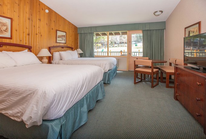 Imagen de la habitación del Hotel Fairmont Hot Springs Resort, Area F (Columbia Lake/Windermere Lake). Foto 14