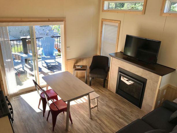 Imagen de la habitación del Hotel Fairmont Hot Springs Resort. Foto 2