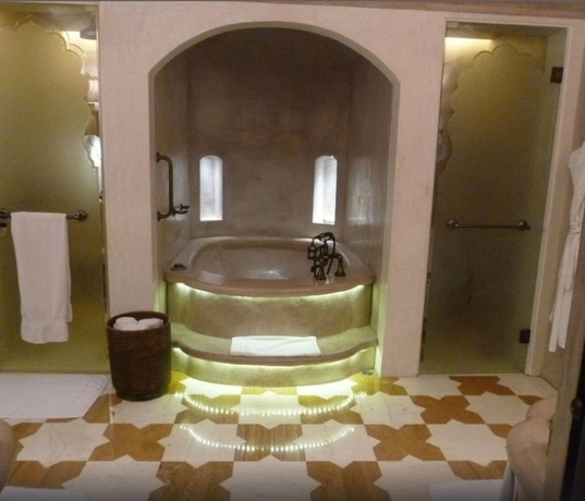 Imagen de la habitación del Hotel Fairmont Jaipur. Foto 4