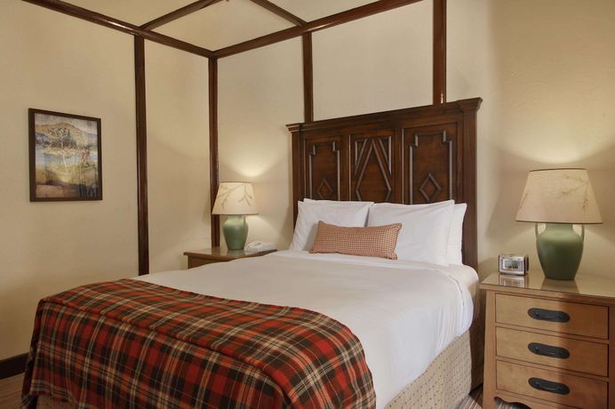 Imagen de la habitación del Hotel Fairmont Le Chateau Montebello. Foto 12