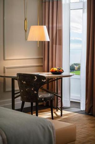 Imagen de la habitación del Hotel Fairmont Le Montreux Palace. Foto 12