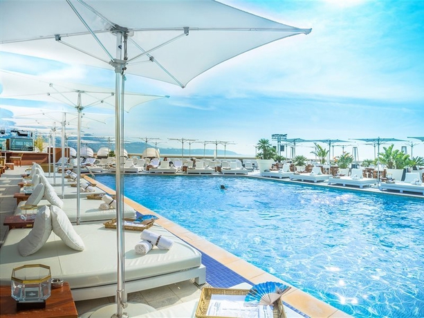 Imagen de la piscina del Hotel Fairmont Monte Carlo. Foto 9