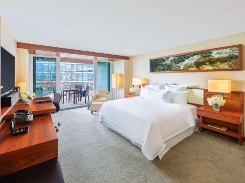 Imagen de la habitación del Hotel Fairmont Pacific Rim. Foto 15