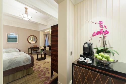 Imagen de la habitación del Hotel Fairmont Peace. Foto 13