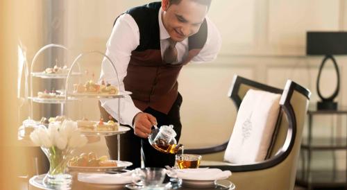 Imagen de la habitación del Hotel Fairmont Riyadh. Foto 11