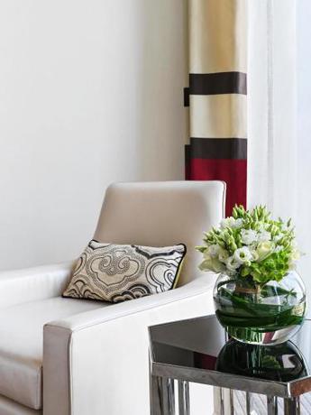 Imagen de la habitación del Hotel Fairmont Riyadh. Foto 12