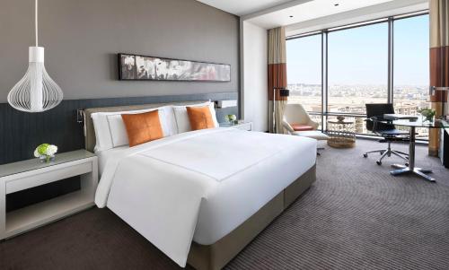 Imagen de la habitación del Hotel Fairmont Riyadh. Foto 13