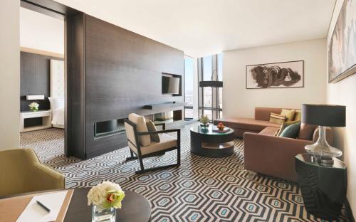 Imagen de la habitación del Hotel Fairmont Riyadh. Foto 18