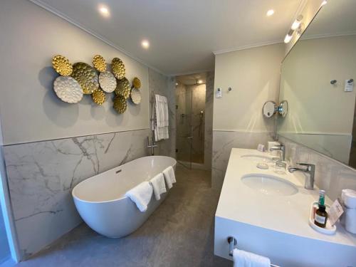 Imagen de la habitación del Hotel Fairmont Royal Pavilion. Foto 14