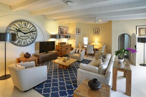 Imagen de la habitación del Hotel Fairmont Royal Pavilion. Foto 16