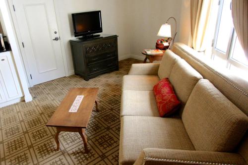 Imagen de la habitación del Hotel Fairmont Tremblant. Foto 15