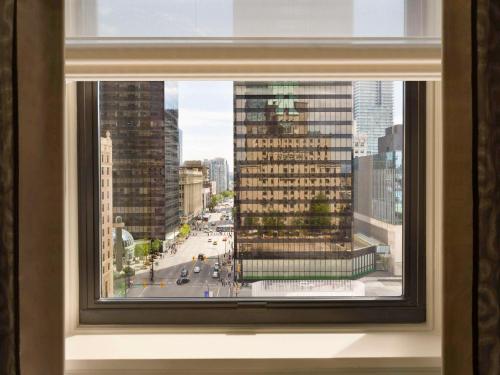 Imagen de la habitación del Hotel Fairmont Vancouver. Foto 14