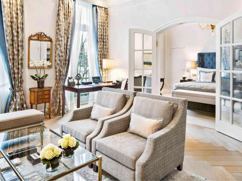 Imagen de la habitación del Hotel Fairmont Vier Jahreszeiten Hamburg. Foto 10