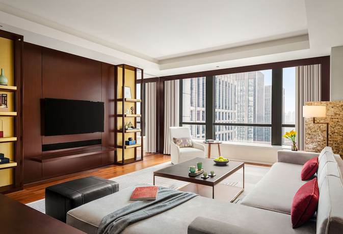 Imagen de la habitación del Hotel Fairmont Wuhan. Foto 16