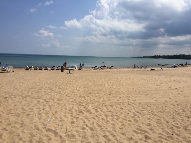 Imagen de los exteriores del Hotel Fairview Beachfront Inn. Foto 16