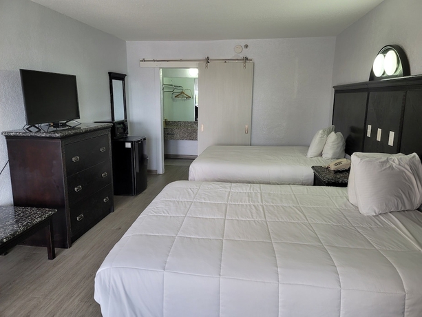 Imagen de la habitación del Hotel Fairway Inn. Foto 6