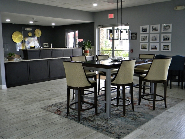 Imagen de los interiores del Hotel Fairway Inn Florida City Homestead Everglades. Foto 12