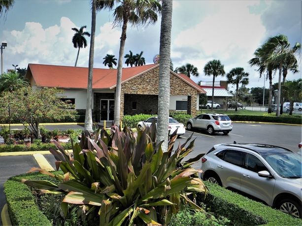 Imagen de los interiores del Hotel Fairway Inn Florida City Homestead Everglades. Foto 13