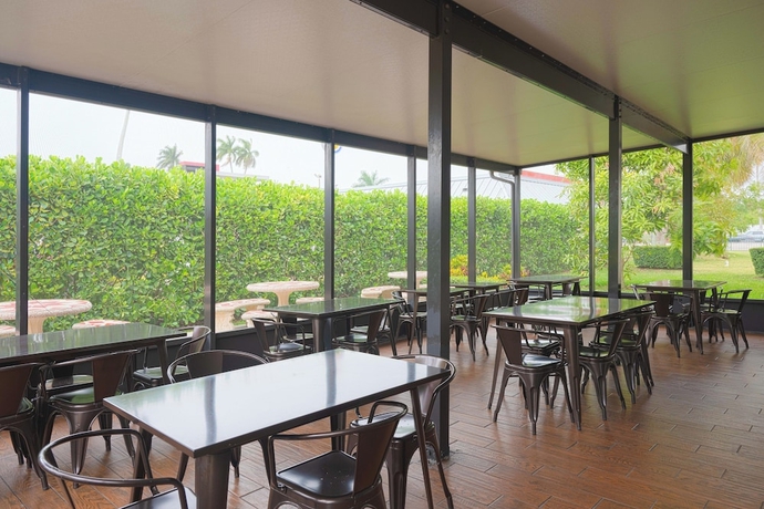 Imagen de los interiores del Hotel Fairway Inn Florida City Homestead Everglades. Foto 16