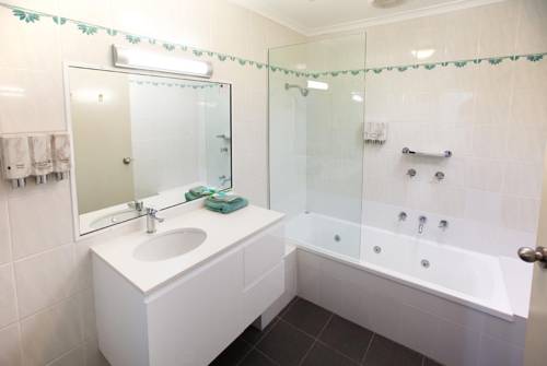 Imagen de la habitación del Hotel Fairway Motor Inn. Foto 3
