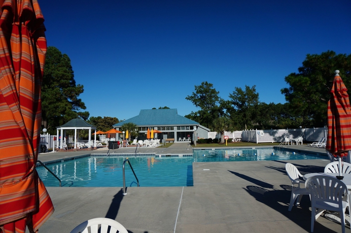 Imagen de la piscina del Hotel Fairways Villas. Foto 19