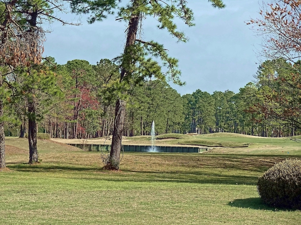 Imagen de los exteriores del Hotel Fairways Villas. Foto 15