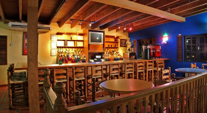 Imagen del bar/restaurante del Hotel Fajardo Inn. Foto 2