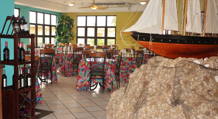 Imagen del bar/restaurante del Hotel Fajardo Inn. Foto 5