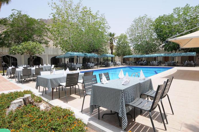 Imagen de la piscina del Hotel Falaj Daris. Foto 9