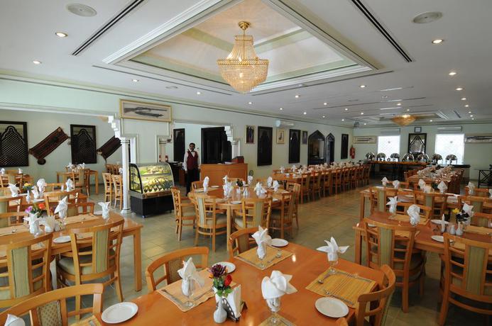 Imagen del bar/restaurante del Hotel Falaj Daris. Foto 2