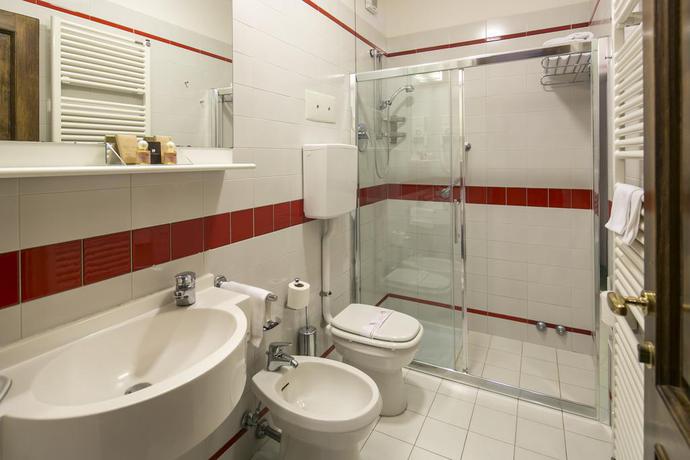 Imagen de la habitación del Hotel Falco D'oro, Tole. Foto 9