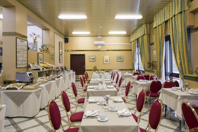 Imagen del bar/restaurante del Hotel Falco D'oro, Tole. Foto 3