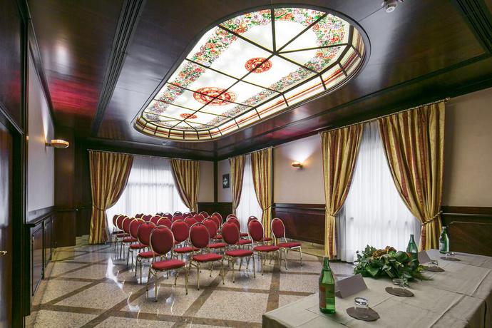 Imagen de los interiores del Hotel Falco D'oro, Tole. Foto 18